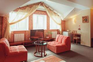 Мини-отель Hotel Diana Днепр Двухместный номер Делюкс с 1 кроватью и дополнительной кроватью-2