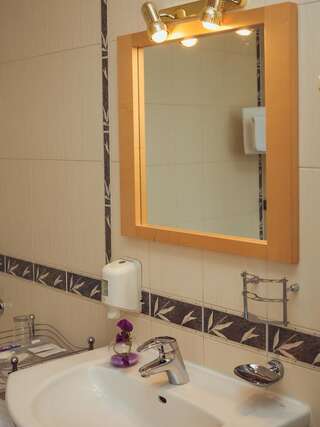 Мини-отель Hotel Diana Днепр Люкс-10